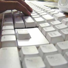 Η πολυσυζητημένη οδηγία-πλαίσιο για τις Τηλεπικοινωνίες που βρισκόταν στα «σκαριά» εδώ και μια διετία, υιοθετήθηκε σε τρίτη ανάγνωση από την ολομέλεια με 510 ψήφους υπέρ, 40 κατά και 24 αποχές.