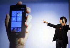 Το νέο λειτουργικό σύστημα Windows Phone 7 για κινητά τηλέφωνα  παρουσίασε η Microsoft στη Βαρκελώνη. 