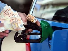 Πανάκριβη η βενζίνη