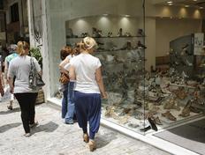 Αύξηση της τάξης του 2,5% σημειώθηκε στις τιμές στην αγορά ένδυσης τον Ιούνιο, αντί για 0,3% στην Ε.Ε.
