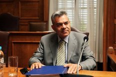 Ελεύθερος με περιοριστικούς όρους αφέθηκε, μετά από απόφαση του Συμβουλίου Εφετών, ο ο πρώην υπουργός Τάσος Μαντέλης, κατηγορούμενος για νομιμοποίηση εσόδων από παράνομη δραστηριότητα στην υπόθεση της Siemens.